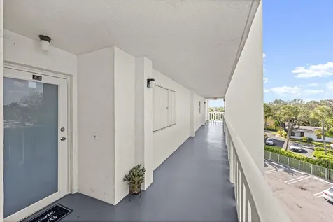 231 E Lantana Road Lantana FL 33462