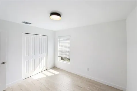 6331 Nw Windwood Way Port Saint Lucie FL 34987