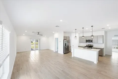 6331 Nw Windwood Way Port Saint Lucie FL 34987