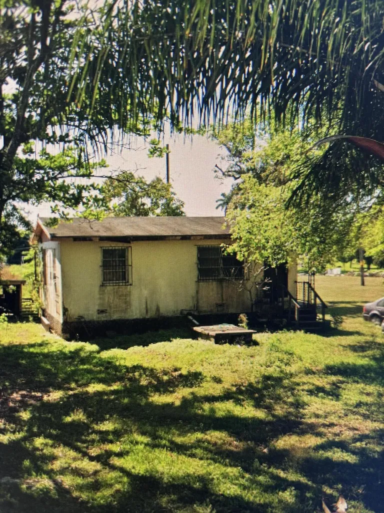 1624 Nw Avenue L Belle Glade FL 33430
