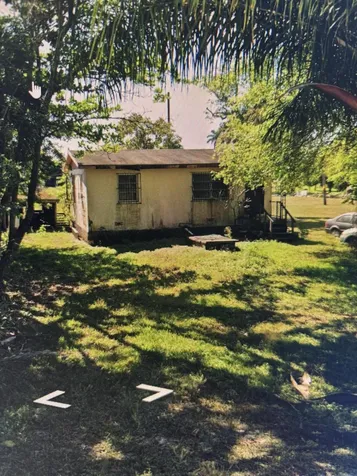 1624 Nw Avenue L Belle Glade FL 33430