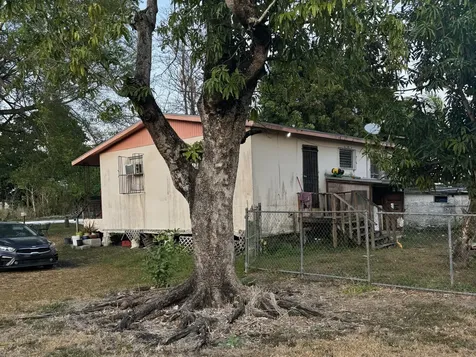 1624 Nw Avenue L Belle Glade FL 33430