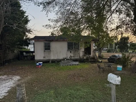1624 Nw Avenue L Belle Glade FL 33430