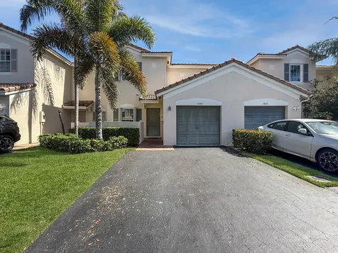 4866 SW 32nd Terrace Dania Beach FL 33312