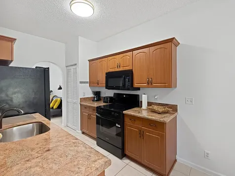 4866 SW 32nd Terrace Dania Beach FL 33312