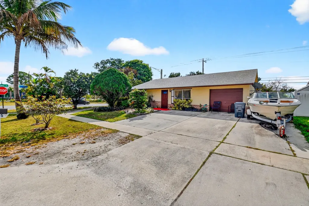 4875 Poseidon Place Lake Worth FL 33463