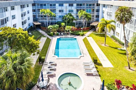 800 E Camino Real Boca Raton FL 33432
