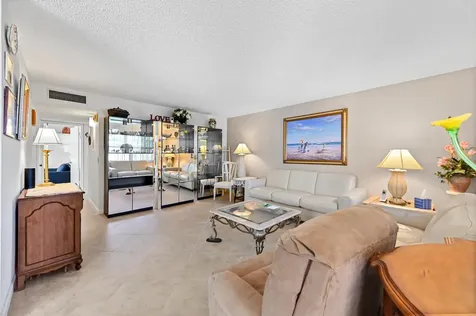 420 Burgundy I Delray Beach FL 33484