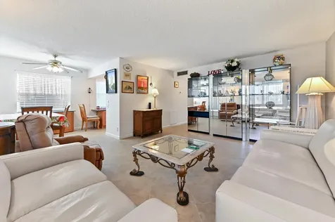420 Burgundy I Delray Beach FL 33484