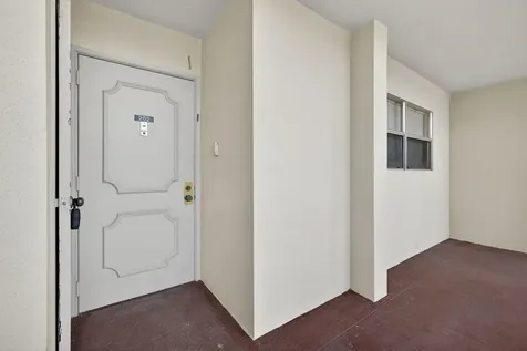 3590 Via Poinciana Lake Worth FL 33467