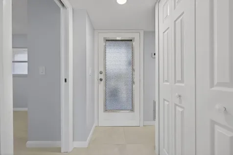 3590 Via Poinciana Lake Worth FL 33467