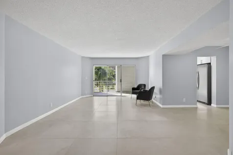 3590 Via Poinciana Lake Worth FL 33467