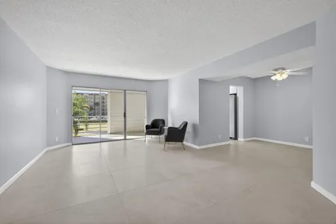3590 Via Poinciana Lake Worth FL 33467