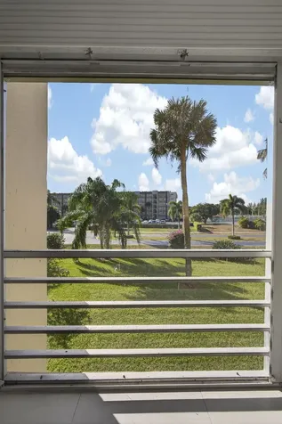3590 Via Poinciana Lake Worth FL 33467