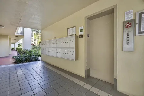 3590 Via Poinciana Lake Worth FL 33467