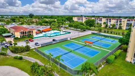 3590 Via Poinciana Lake Worth FL 33467