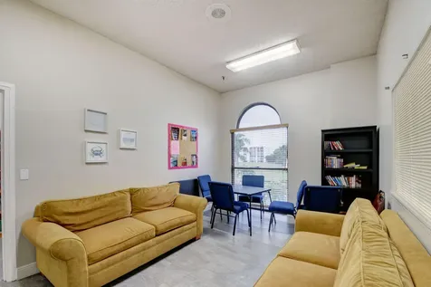 3590 Via Poinciana Lake Worth FL 33467
