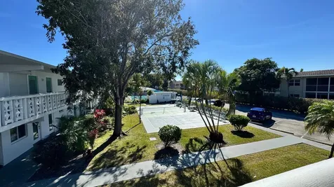 2151 Ne 42nd Court Lighthouse Point FL 33064