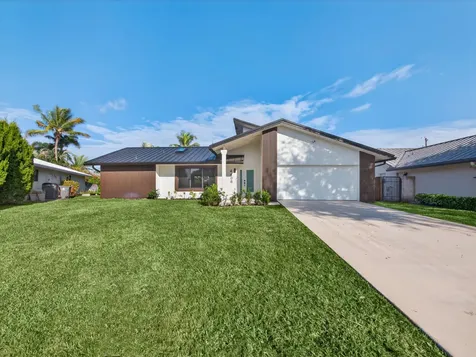 4408 Nicole Circle Tequesta FL 33469