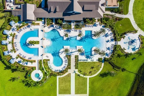 909 Deer Haven Drive Loxahatchee FL 33470