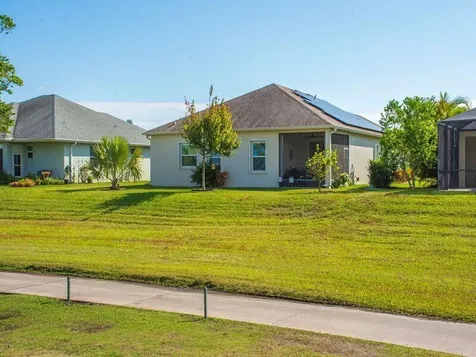 602 Gossamer Wing Way Sebastian FL 32958
