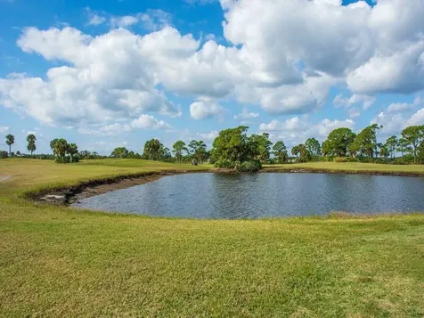602 Gossamer Wing Way Sebastian FL 32958