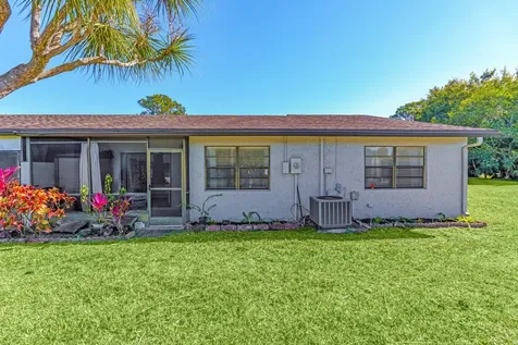 40 Seminole Court Royal Palm Beach FL 33411