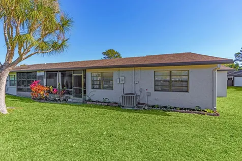 40 Seminole Court Royal Palm Beach FL 33411