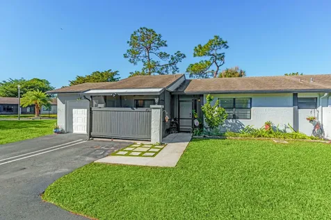 40 Seminole Court Royal Palm Beach FL 33411