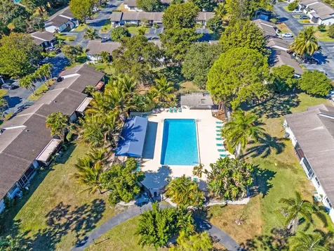 40 Seminole Court Royal Palm Beach FL 33411