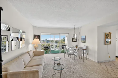 3590 Via Poinciana Lake Worth FL 33467