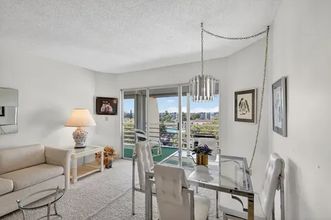3590 Via Poinciana Lake Worth FL 33467