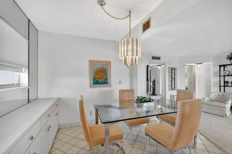 3590 Via Poinciana Lake Worth FL 33467