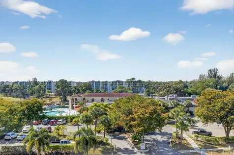 3590 Via Poinciana Lake Worth FL 33467