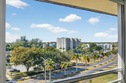 3590 Via Poinciana Lake Worth FL 33467