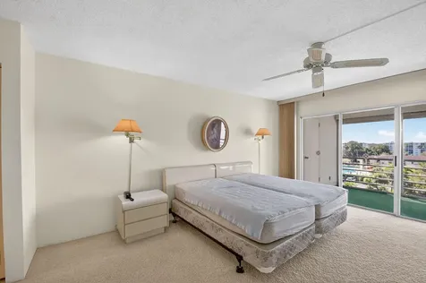 3590 Via Poinciana Lake Worth FL 33467