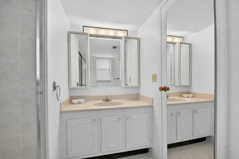 3590 Via Poinciana Lake Worth FL 33467