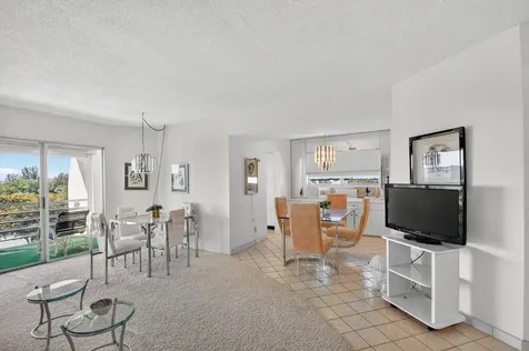 3590 Via Poinciana Lake Worth FL 33467