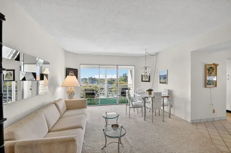 3590 Via Poinciana Lake Worth FL 33467