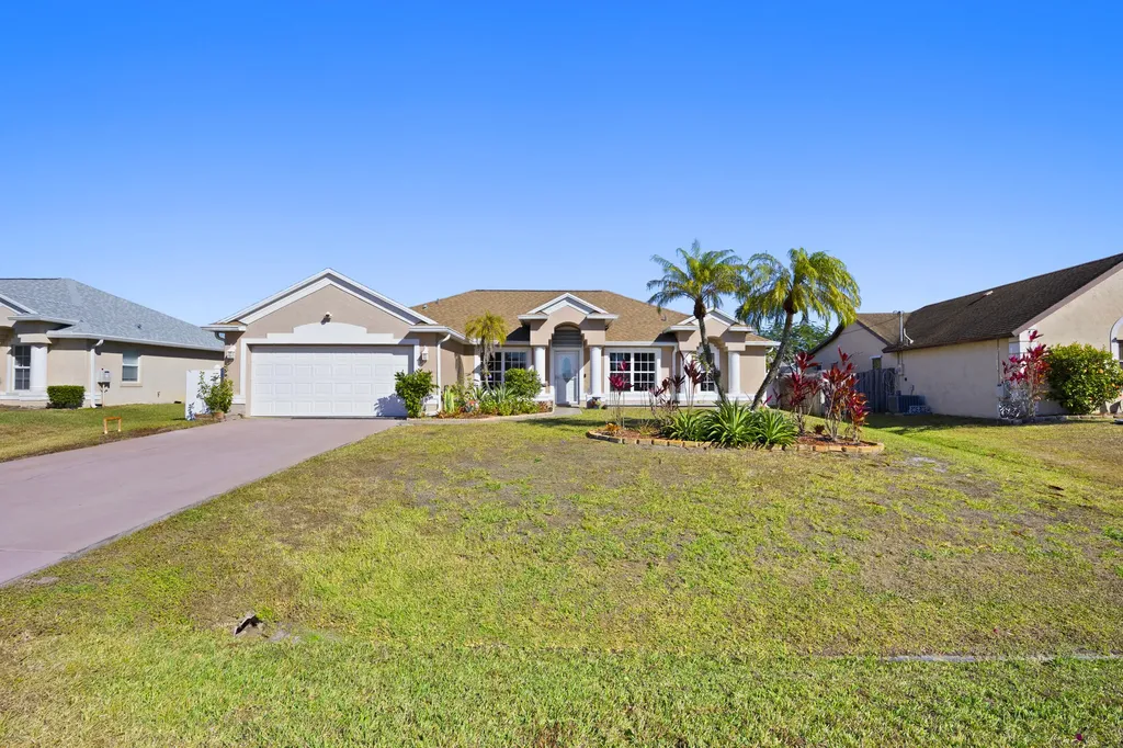 439 Se Nome Drive Port Saint Lucie FL 34984