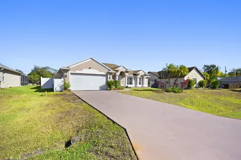 439 Se Nome Drive Port Saint Lucie FL 34984