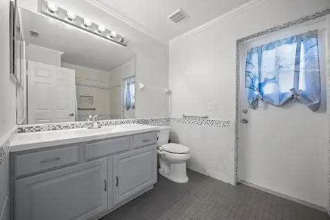 439 Se Nome Drive Port Saint Lucie FL 34984