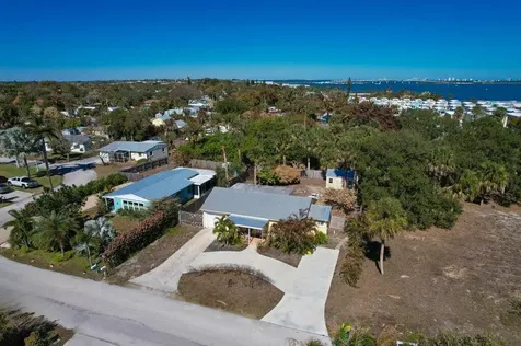 2427 Ne Center Street Jensen Beach FL 34957