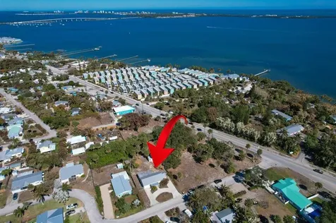 2427 Ne Center Street Jensen Beach FL 34957