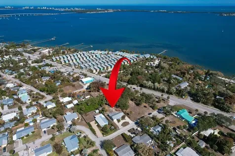 2427 Ne Center Street Jensen Beach FL 34957