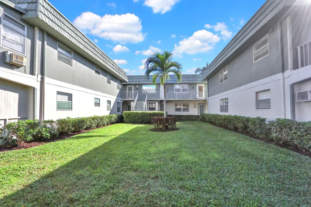 279 Flanders Delray Beach FL 33484