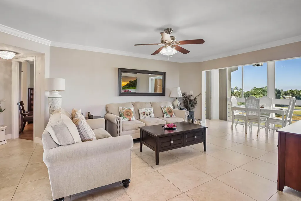 3951 Via Poinciana Lake Worth FL 33467