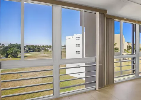 3951 Via Poinciana Lake Worth FL 33467