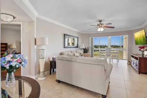 3951 Via Poinciana Lake Worth FL 33467