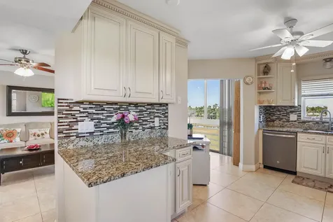 3951 Via Poinciana Lake Worth FL 33467